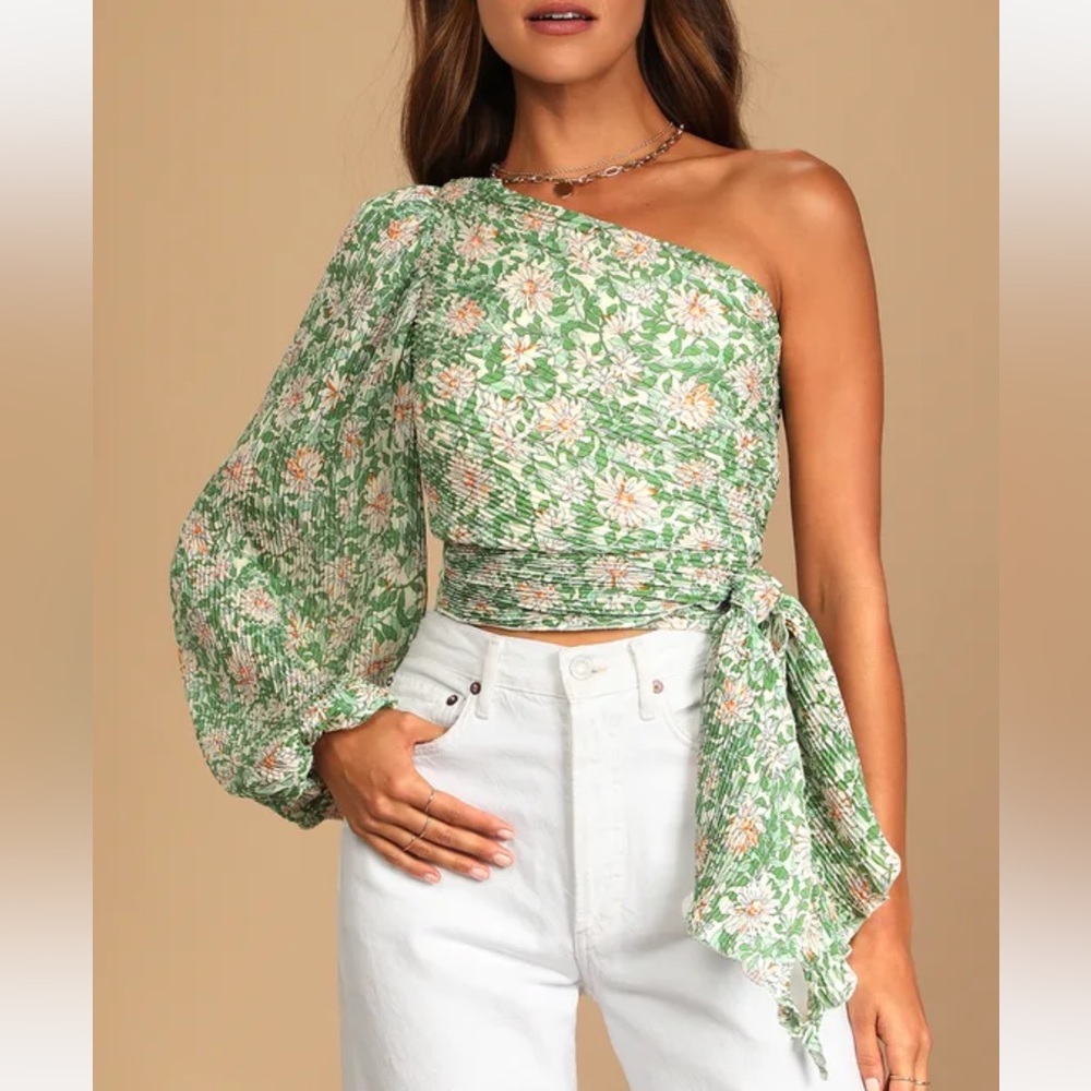 One shoulder crop top
